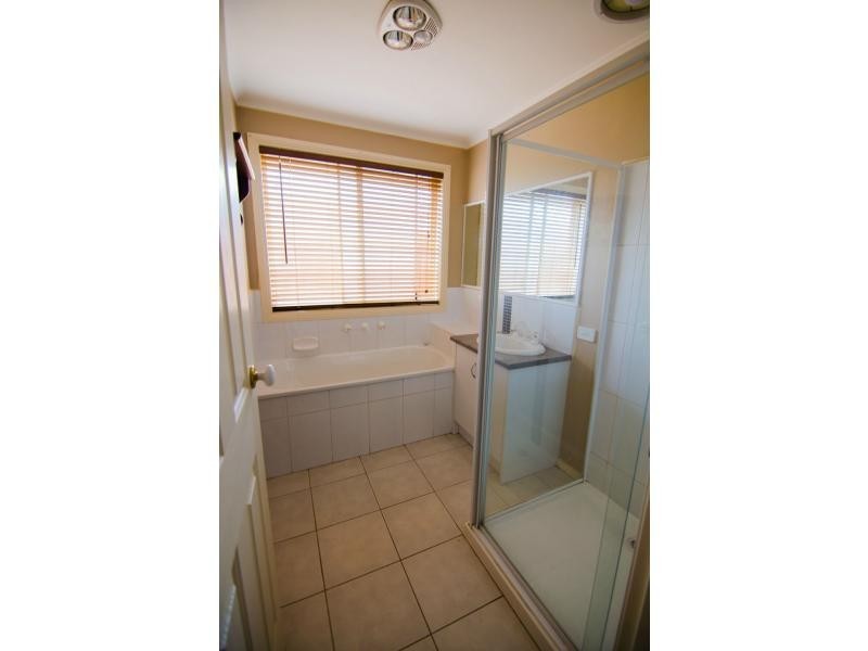 18 Bailey Boulevard, Koo Wee Rup VIC 3981