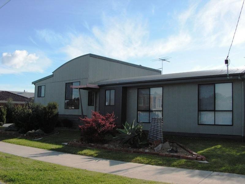 16 Genista Street, San Remo VIC 3925