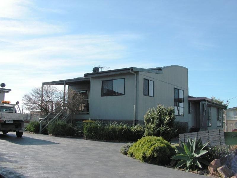 16 Genista Street, San Remo VIC 3925