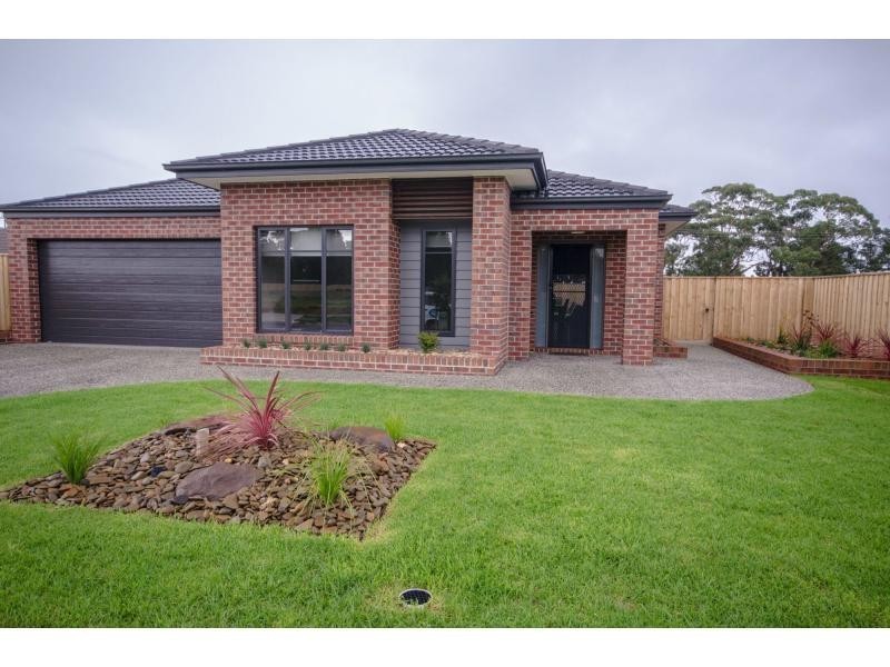 43 Rupert Street, Lang Lang VIC 3984