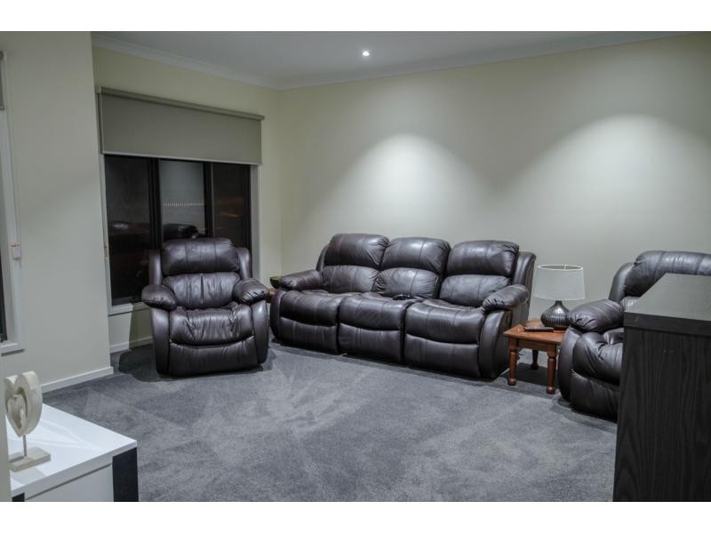 43 Rupert Street, Lang Lang VIC 3984