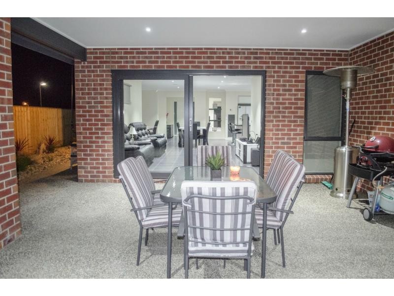 43 Rupert Street, Lang Lang VIC 3984
