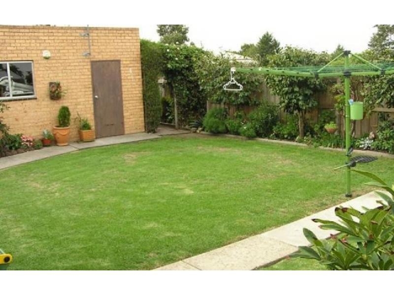 33 Sybella Avenue, Koo Wee Rup VIC 3981