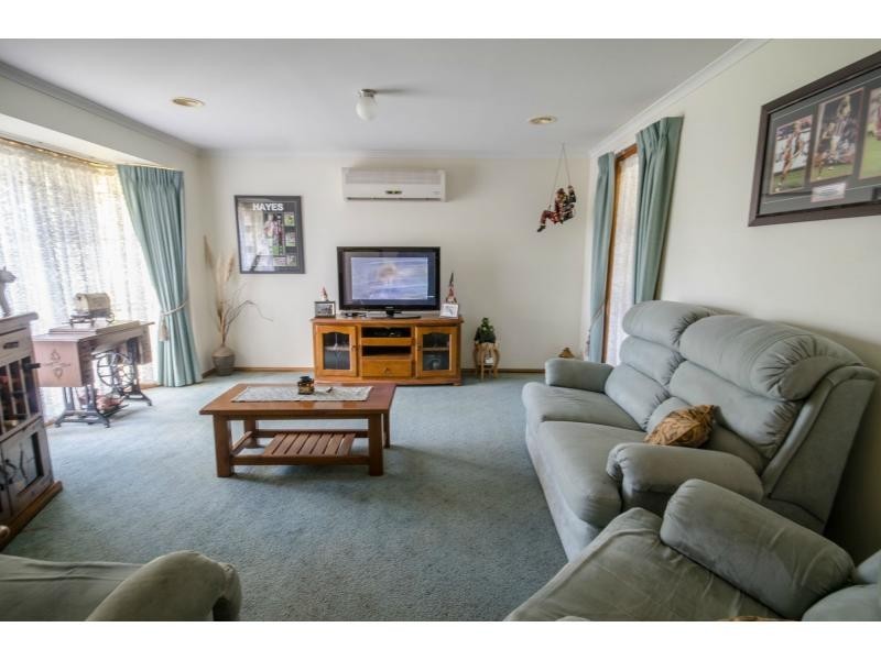 26 Alexandra Avenue, Koo Wee Rup VIC 3981