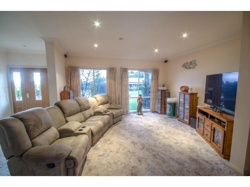 218 McDonalds Track, Lang Lang VIC 3984