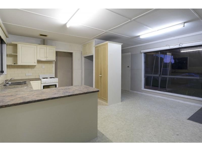 24 Henry Street, Koo Wee Rup VIC 3981