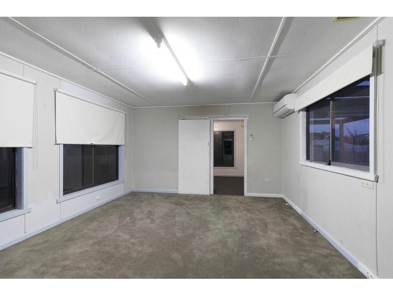 24 Henry Street, Koo Wee Rup VIC 3981