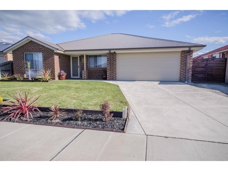 11 Emerald Close, Koo Wee Rup VIC 3981