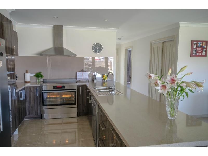 11 Emerald Close, Koo Wee Rup VIC 3981
