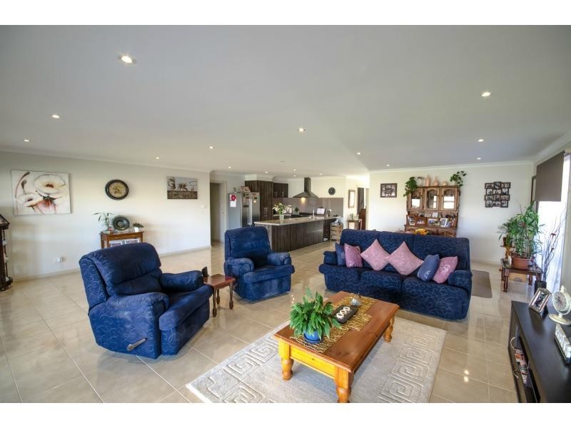 11 Emerald Close, Koo Wee Rup VIC 3981