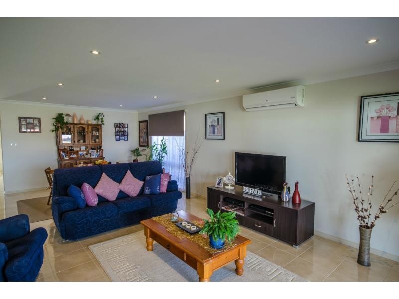 11 Emerald Close, Koo Wee Rup VIC 3981