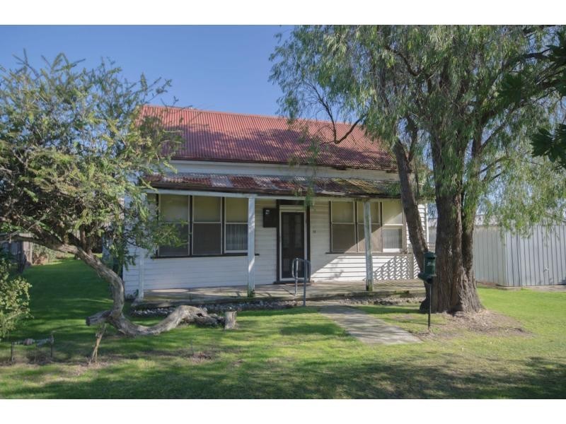 11 Oxford Street, Lang Lang VIC 3984