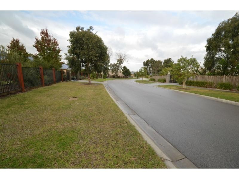 L28 Gainsborough Avenue, Lang Lang VIC 3984