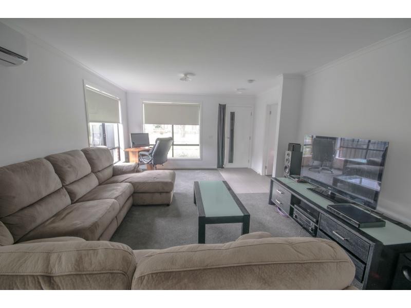 Unit 1 & 2/37 Henry Street, Koo Wee Rup VIC 3981