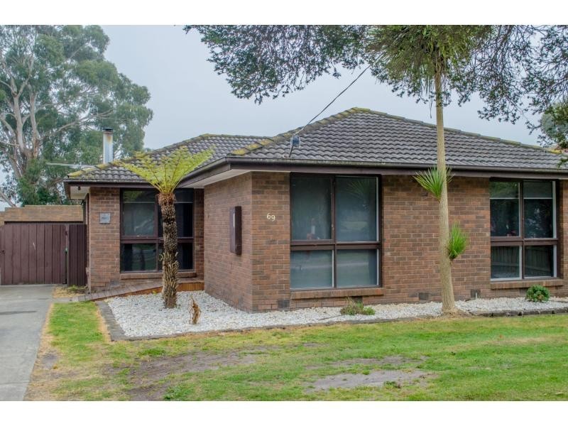 69 Westernport Road, Lang Lang VIC 3984