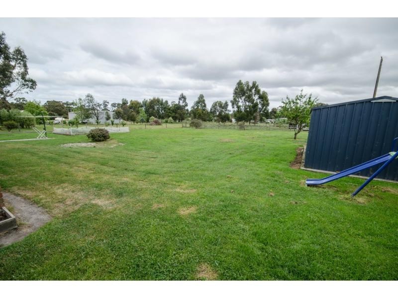 15 Hatchs Road, Nyora VIC 3987