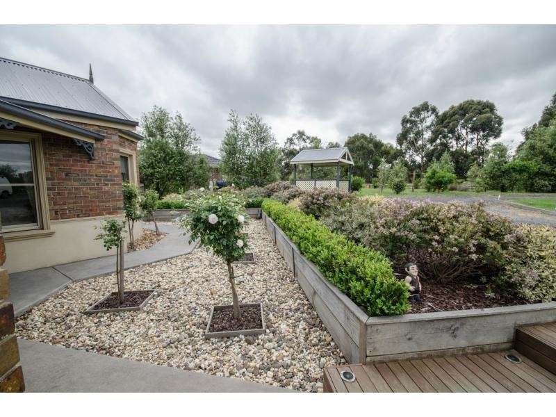 15 Hatchs Road, Nyora VIC 3987