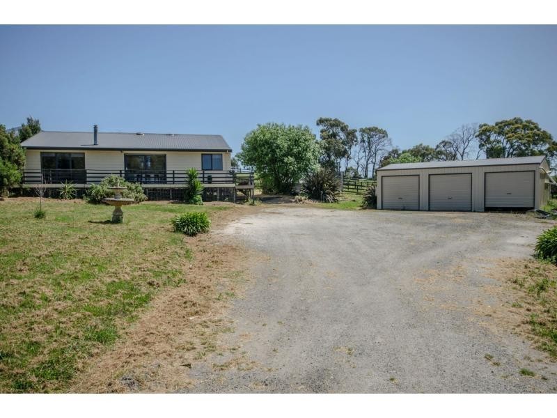21 Follett Drive, Nyora VIC 3987