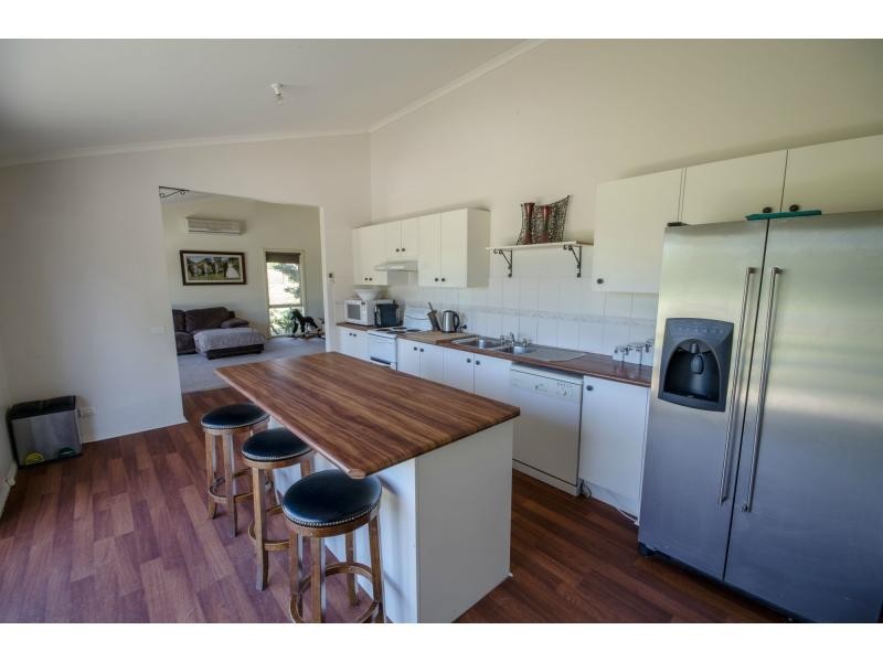 21 Follett Drive, Nyora VIC 3987