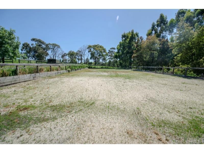 21 Follett Drive, Nyora VIC 3987