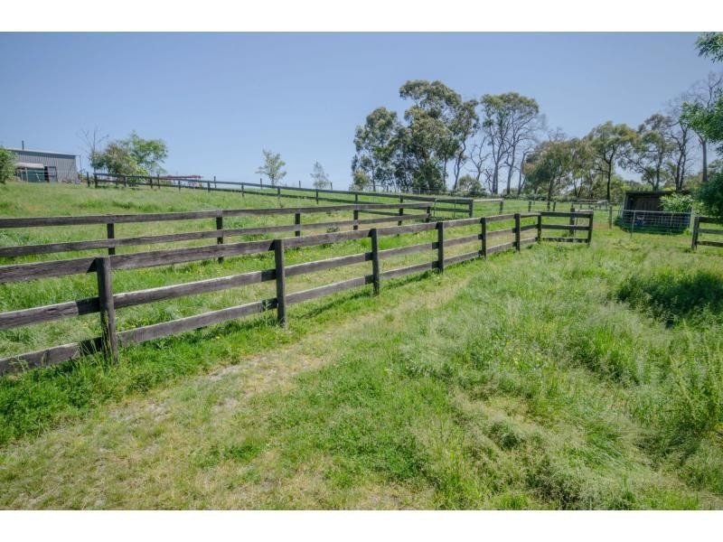 21 Follett Drive, Nyora VIC 3987