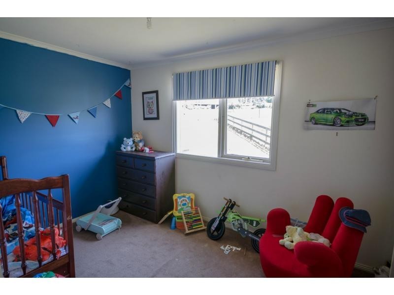 21 Follett Drive, Nyora VIC 3987