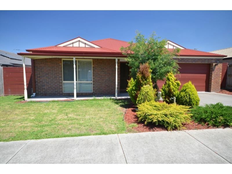 8 Cullen Drive, Lang Lang VIC 3984