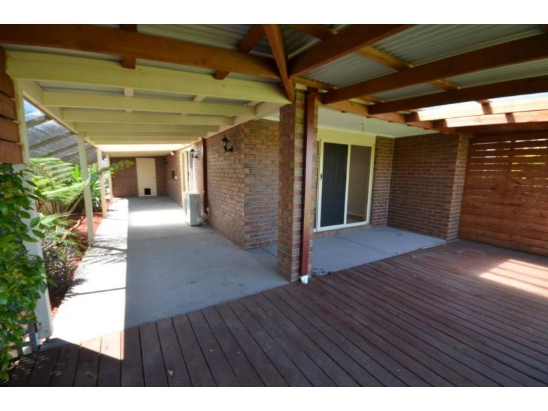 8 Cullen Drive, Lang Lang VIC 3984