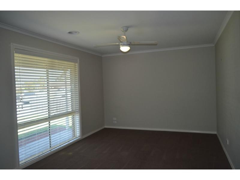 8 Cullen Drive, Lang Lang VIC 3984