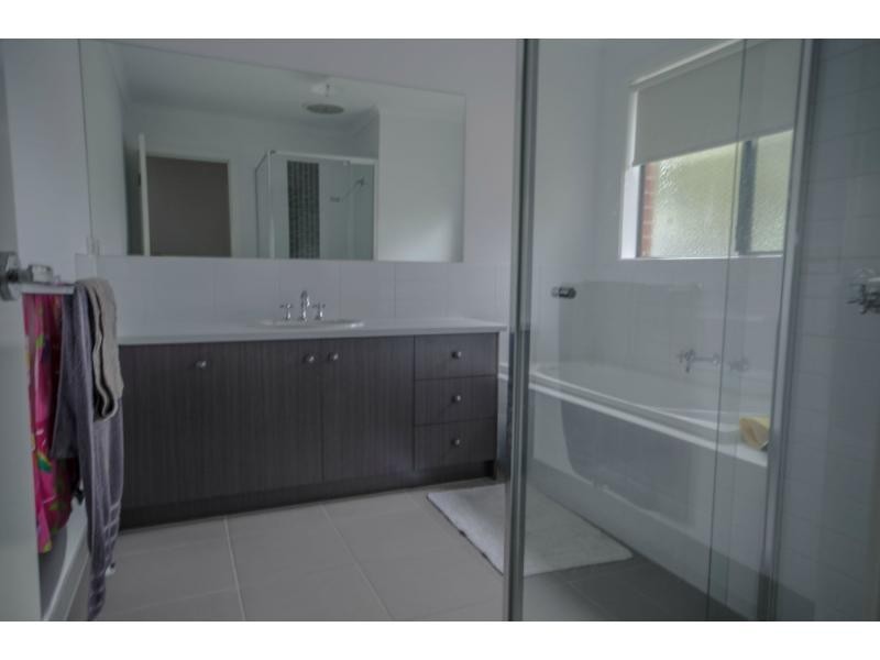 Unit 1/37 Henry Street, Koo Wee Rup VIC 3981