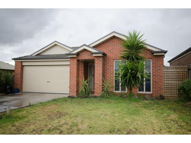 15 Blackfish Drive, Koo Wee Rup VIC 3981
