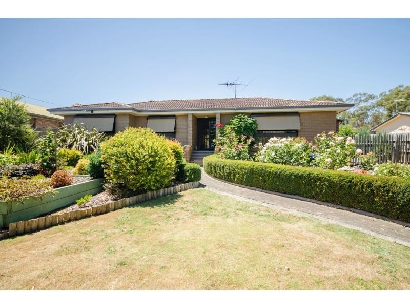6 Davis Street, Nyora VIC 3987