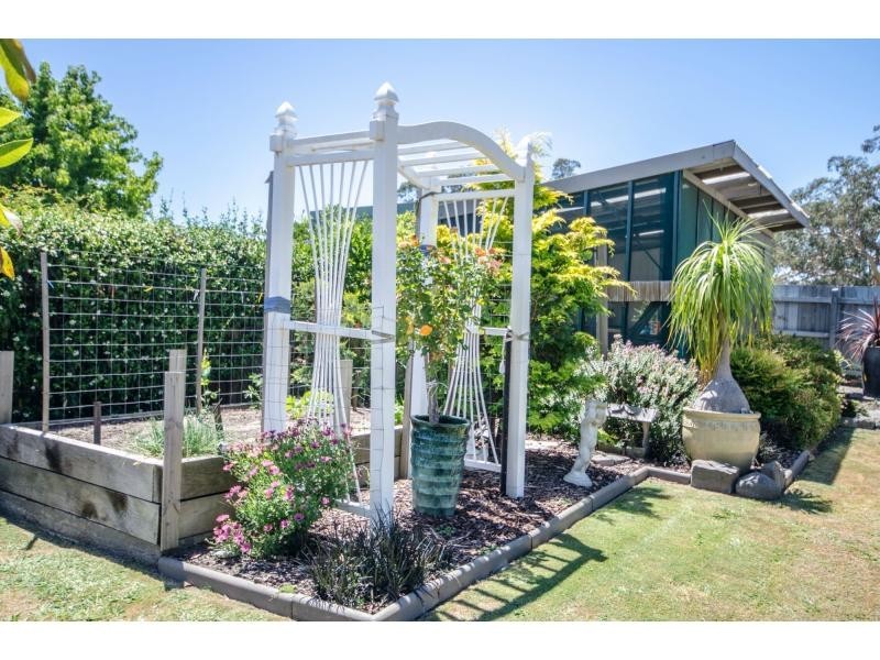 6 Davis Street, Nyora VIC 3987