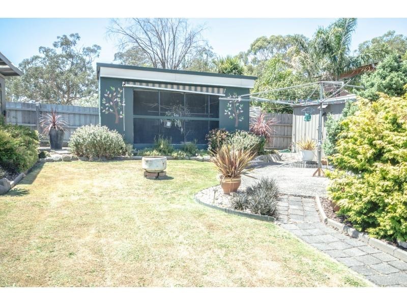 6 Davis Street, Nyora VIC 3987