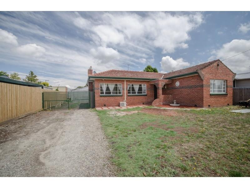 20 Sybella Avenue, Koo Wee Rup VIC 3981