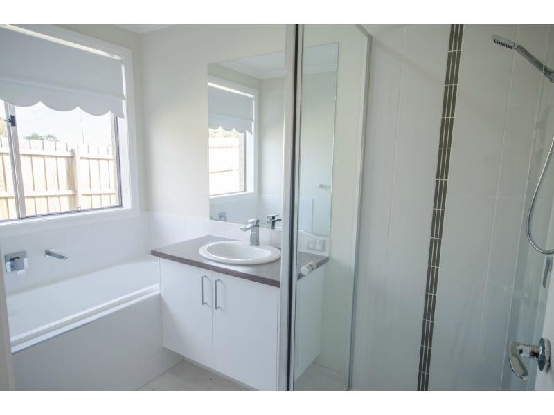 60 Rosebery Street, Lang Lang VIC 3984