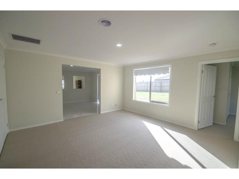 60 Rosebery Street, Lang Lang VIC 3984