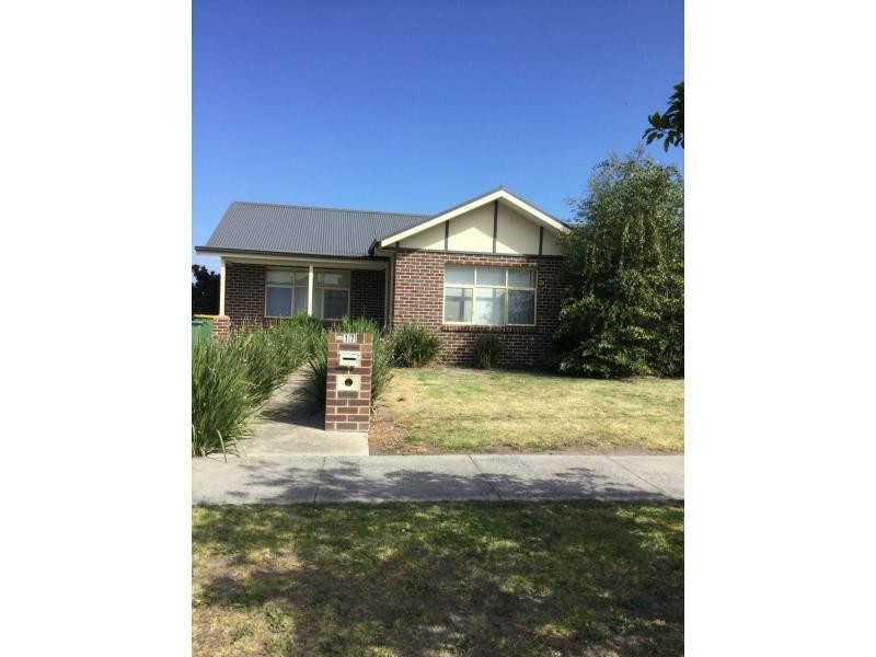 1/17 Salmon Street, Koo Wee Rup VIC 3981