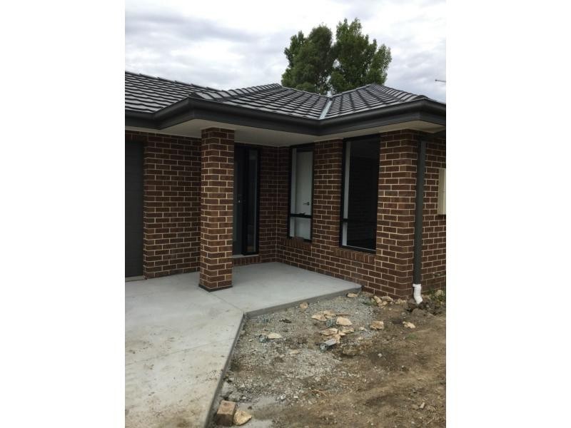 27 Charles Street, Koo Wee Rup VIC 3981
