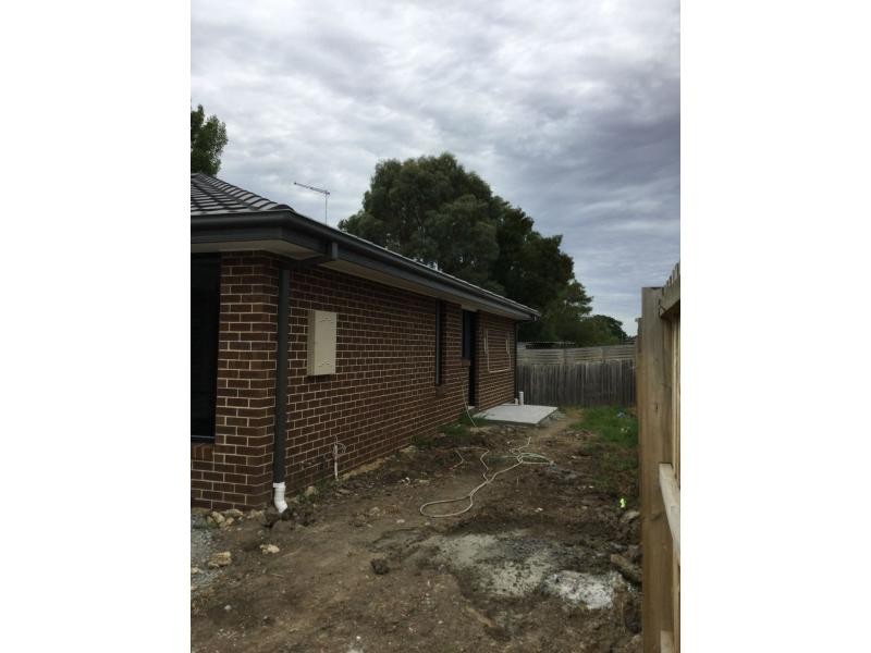 27 Charles Street, Koo Wee Rup VIC 3981