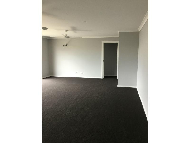 27 Charles Street, Koo Wee Rup VIC 3981