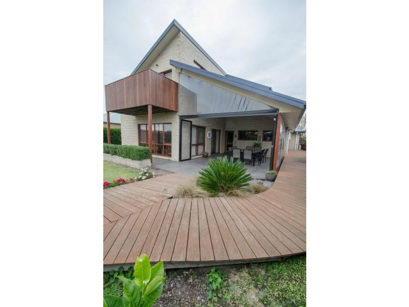 19 Supreme Close, Koo Wee Rup VIC 3981