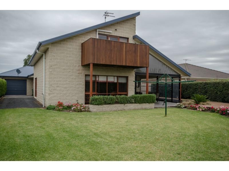 19 Supreme Close, Koo Wee Rup VIC 3981