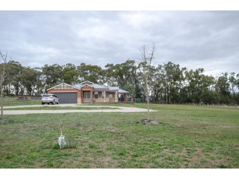 84 Follett Drive, Nyora VIC 3987