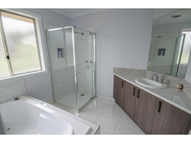 84 Follett Drive, Nyora VIC 3987