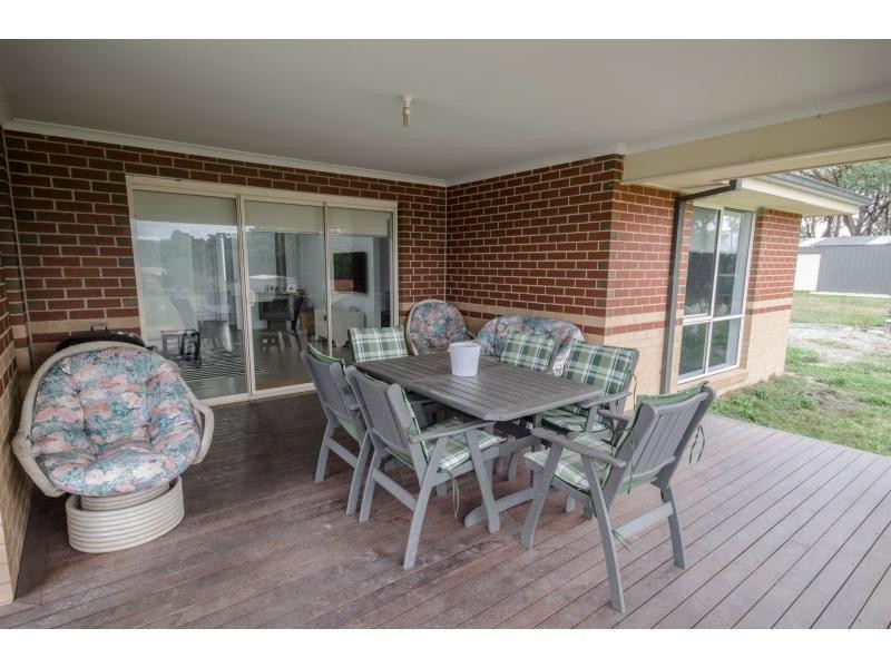 84 Follett Drive, Nyora VIC 3987
