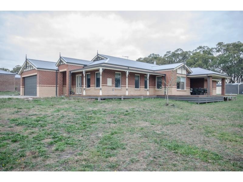 84 Follett Drive, Nyora VIC 3987