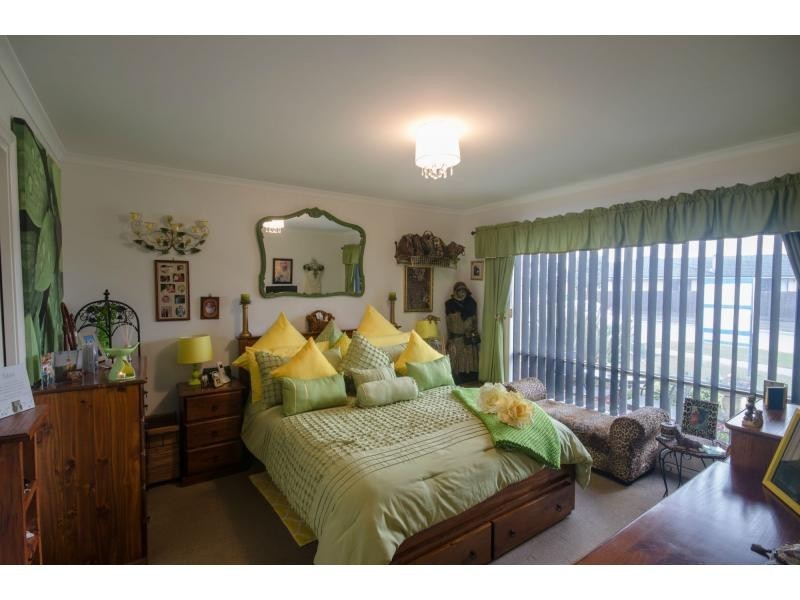 34 Bailey Boulevard, Koo Wee Rup VIC 3981
