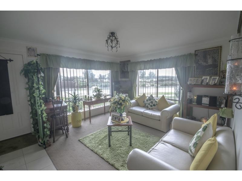 34 Bailey Boulevard, Koo Wee Rup VIC 3981