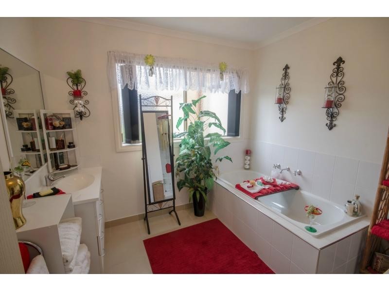 34 Bailey Boulevard, Koo Wee Rup VIC 3981